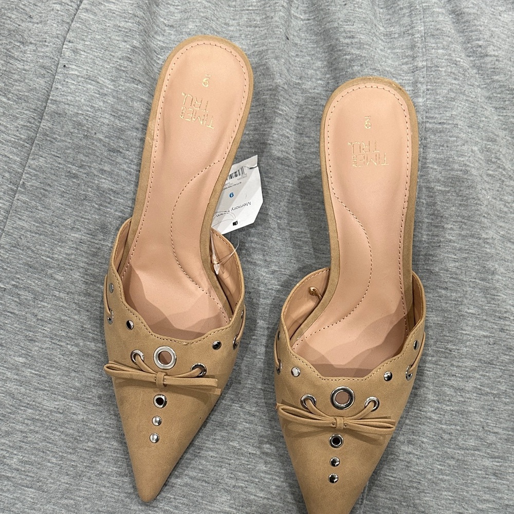 Time and Tru Beige Pointed Toe Mules